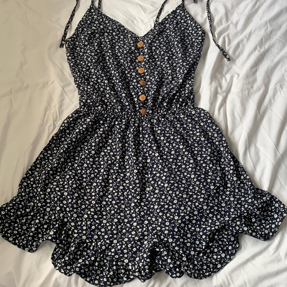 Flower romper! White and blue! 🤍💙